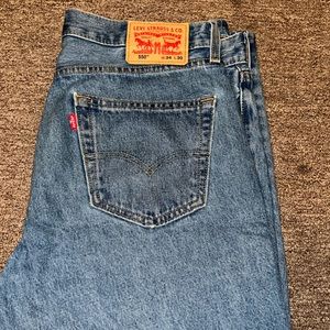 Levi Jean pants in pristine condition no damages